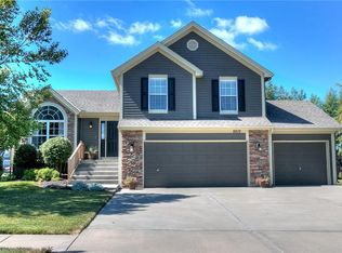 8819 NE 101st St, Kansas City, MO 64157