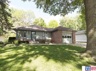 1240 Sycamore Dr, Lincoln, NE 68510