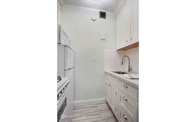 Sold by Douglas Elliman | media 7
