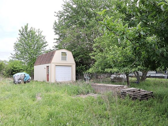 3rd image of 42 Buckskin Dr