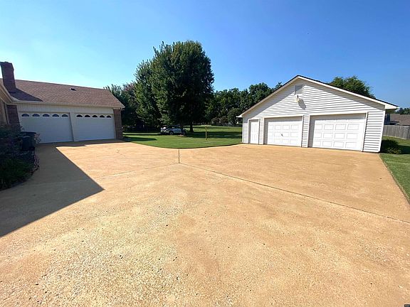3rd image of 1508 Julie St