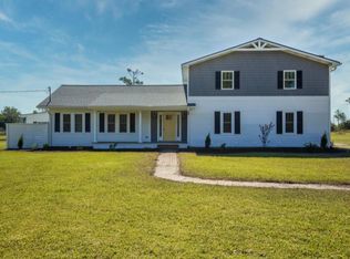 352 Straits Rd, Beaufort, NC 28516