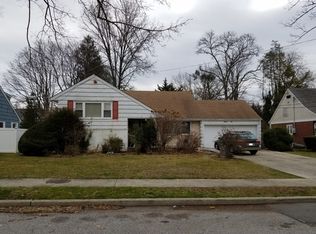 1547 Coolidge Ave, Baldwin, NY 11510
