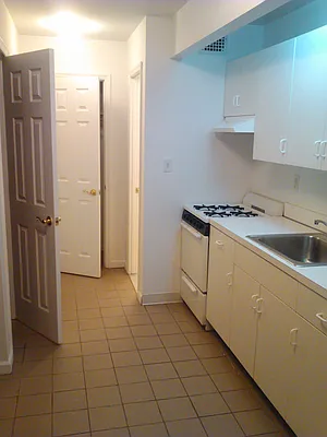 Rented by Metro Garden Realty NYC | media 17