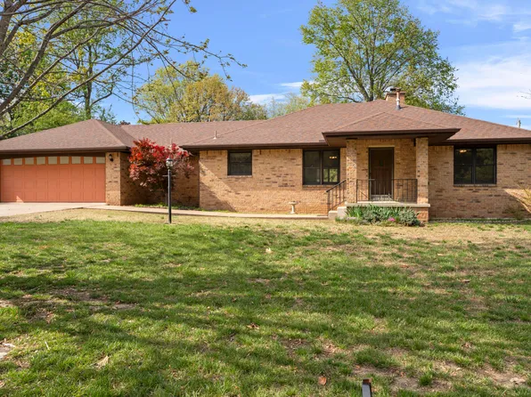 1015 S Sycamore Dr, Grove, OK 74344