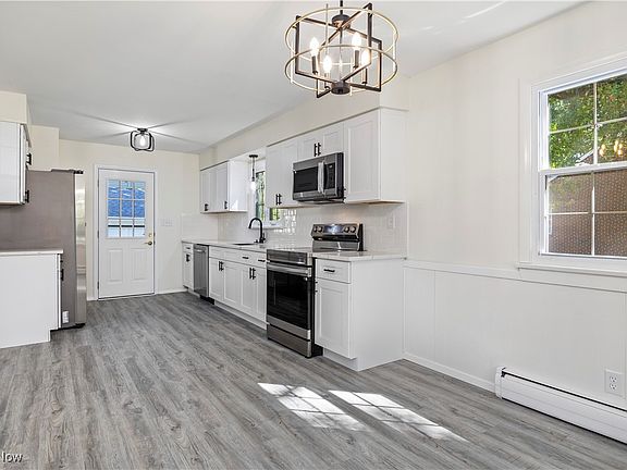 5th image of 25890 Elmer Ave