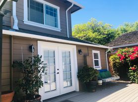 950 Valota Rd, Redwood City, CA