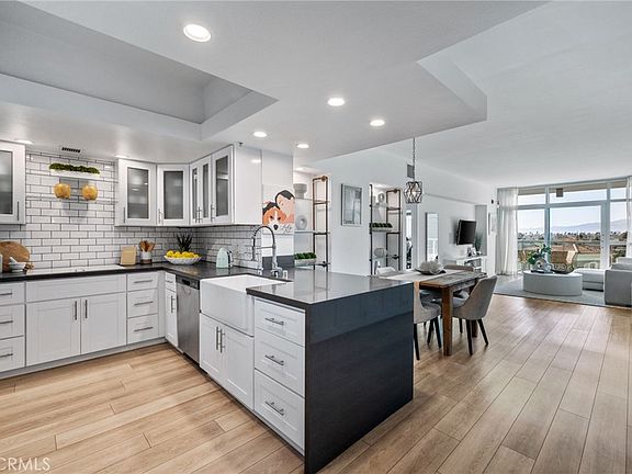2nd image of 13700 Marina Pointe Dr Unit 611