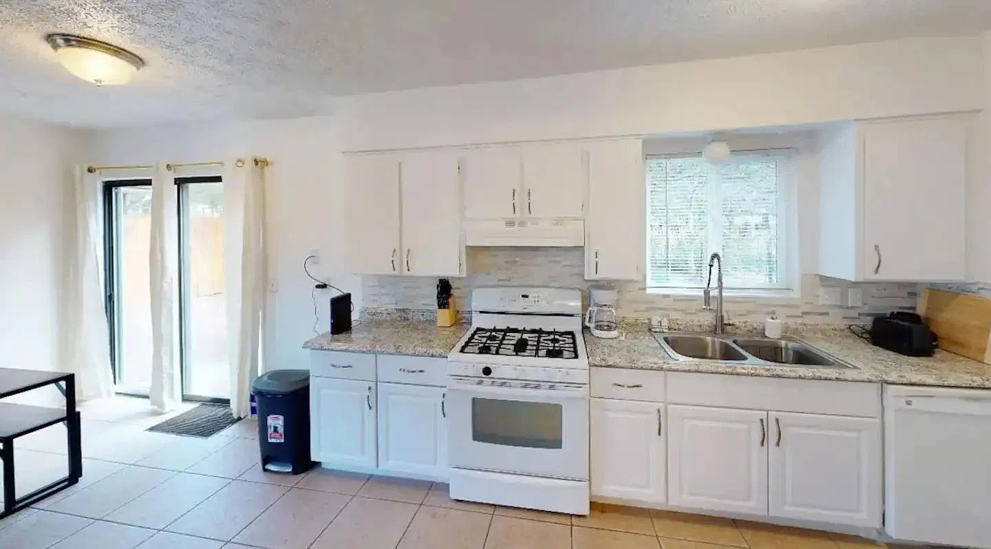 6717 N Snowflake Dr — Photo 2