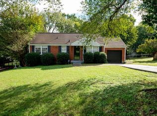 2211 Ravenwood Dr, Nashville, TN 37216