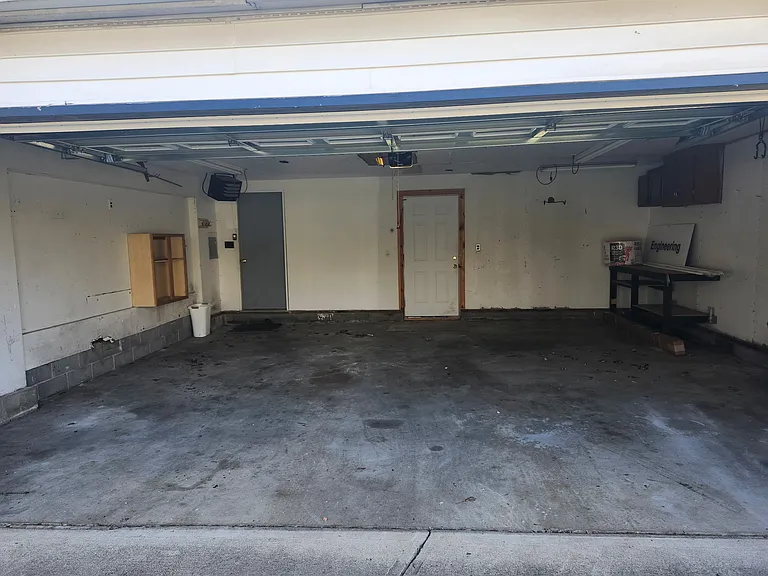 7050 Caroline Ave — Photo 10