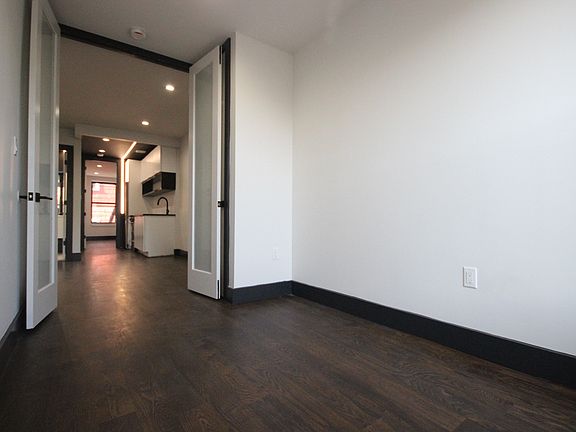 3rd image of 205 Johnson Ave #4LAS