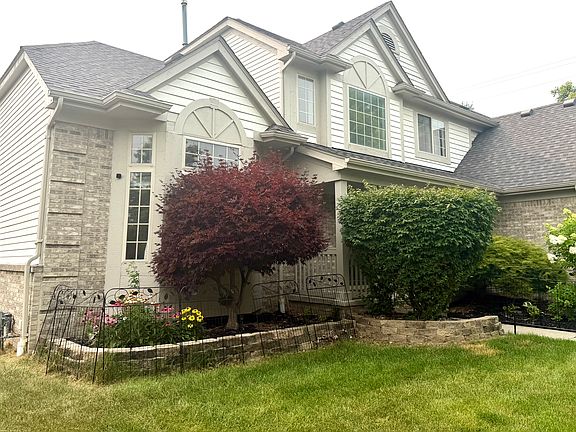 3rd image of 24605 Millcreek Dr