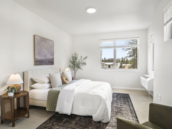 2528 NW Campus Village Way #2033