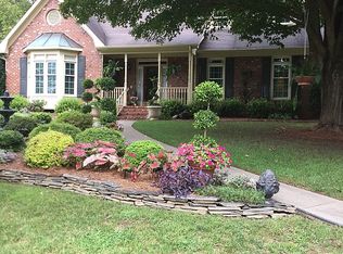 8021 Glengarriff Rd, Clemmons, NC 27012