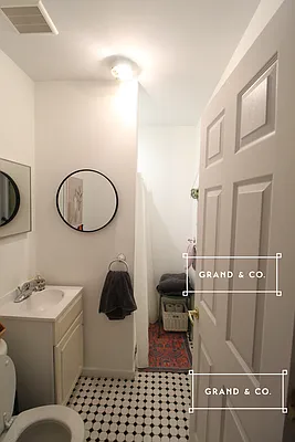 Rented by Grand & Co. | media 5