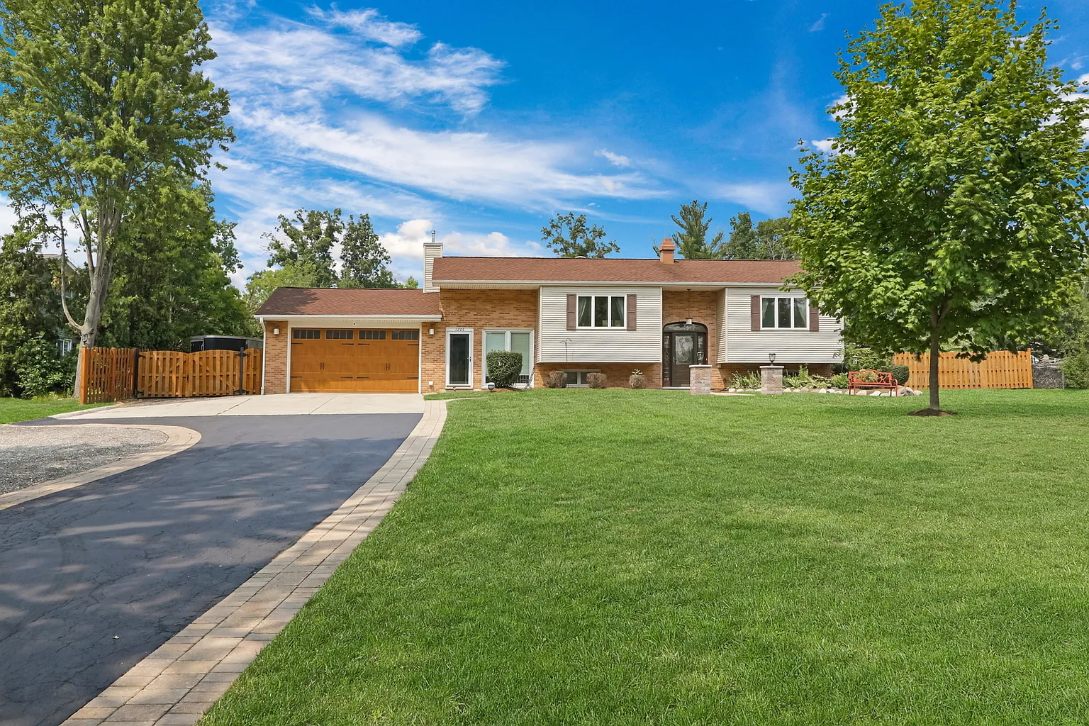 1206 E Park Ave photo 1