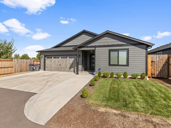 1880 Aster St, Medford, OR 97501