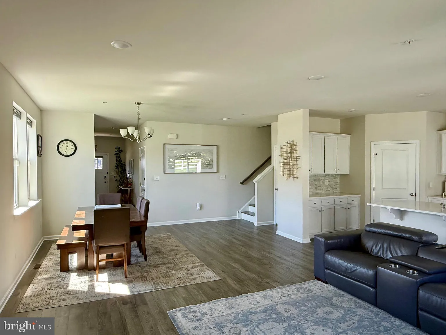 4 bed, 2.5 bath, 2736 sqft, $3,700 — Photo 3