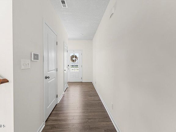 5th image of 1425 Willow Springs Dr