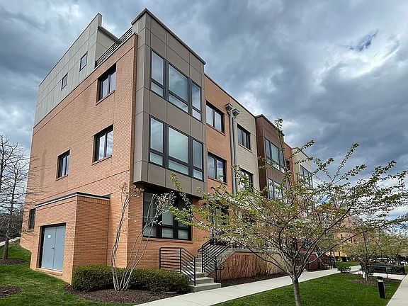 3rd image of 131 Cambria Walk