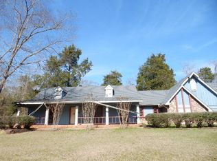 104 Honeysuckle Ln, Raymond, MS 39154