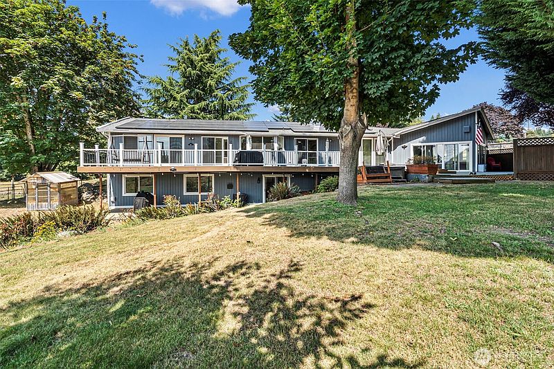 4th image of 22514 145th Avenue E