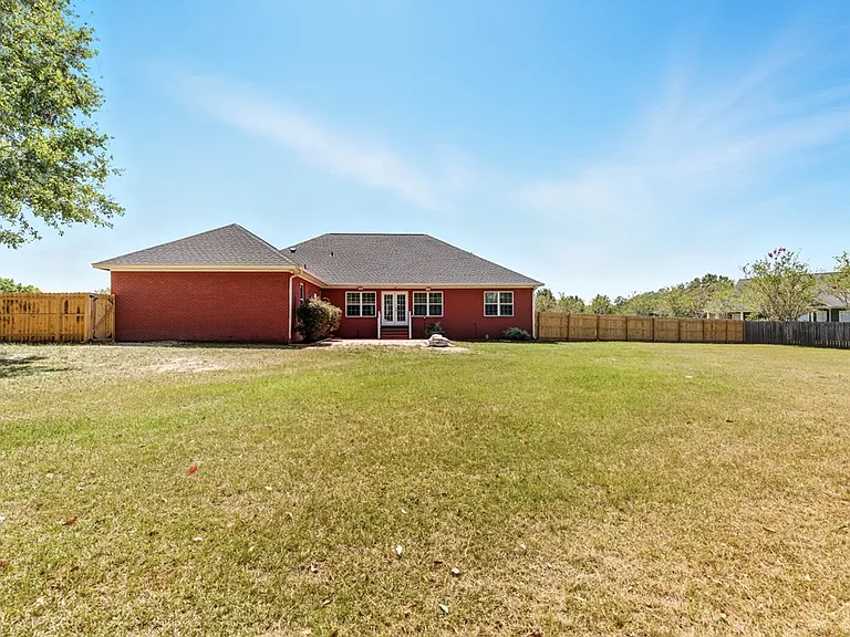 100 Carrington Cir — Photo 4