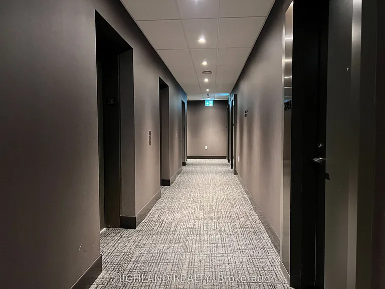 8 Cumberland St #3802 — Photo 3
