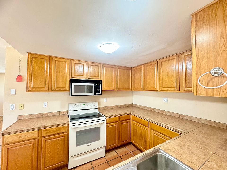 1st image of 5953 Carmelita Ave