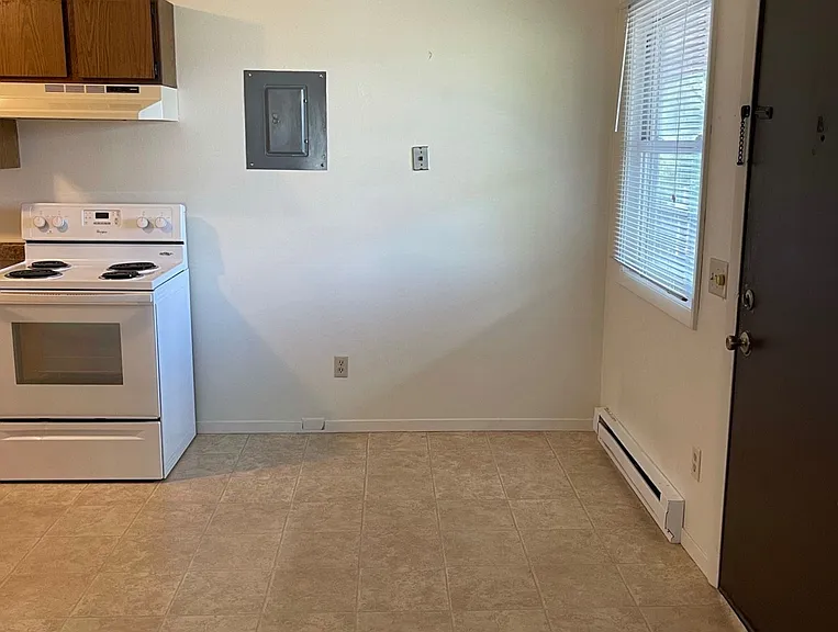 1120 Meridian Heights Dr — Photo 5