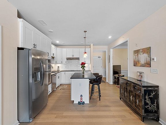 5th image of 1 Peters Farm Way #411