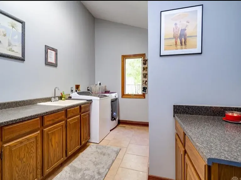8881 Evan Ct — Photo 6