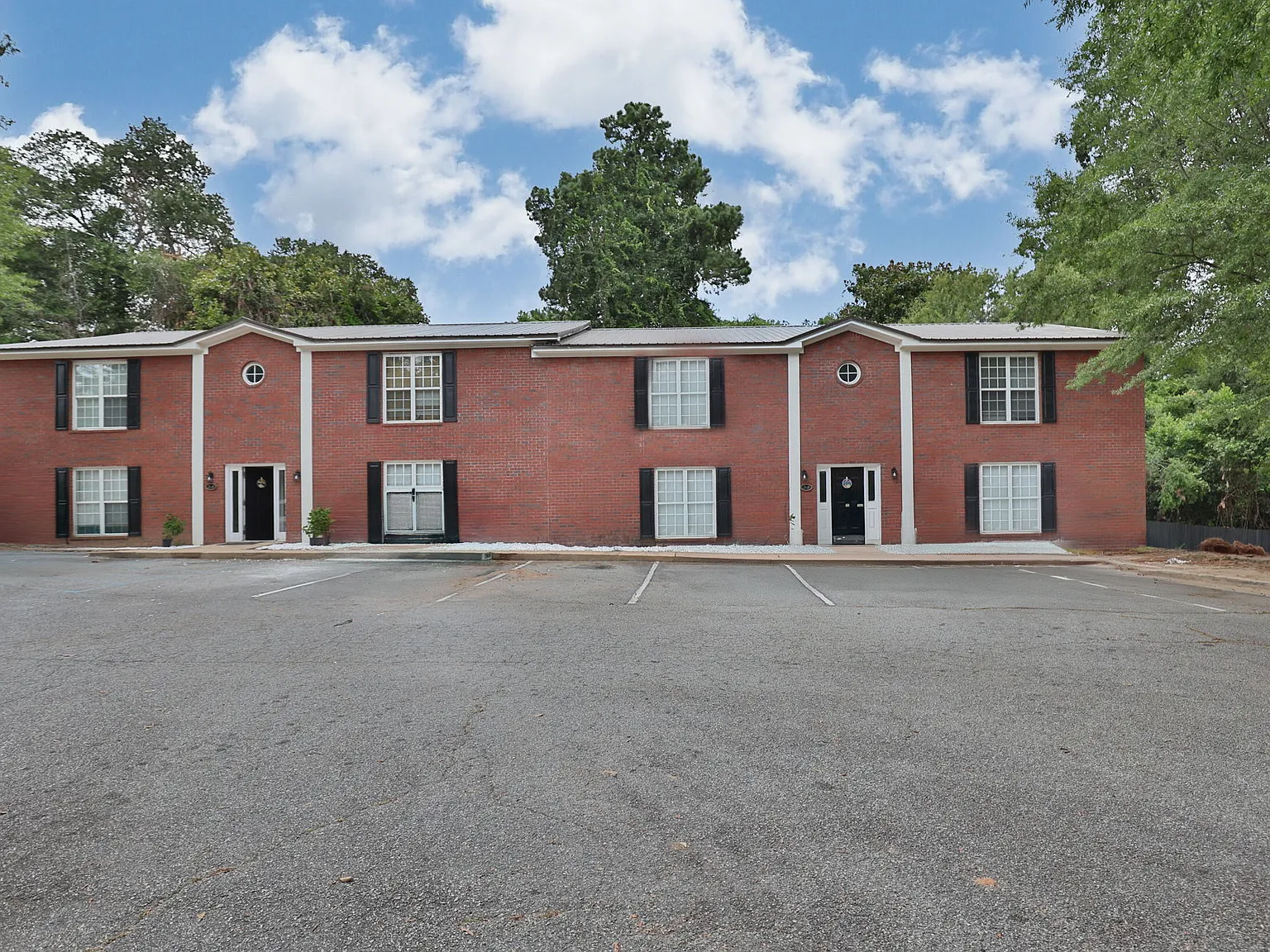 Caroline Ridge Apartments — Photo 1