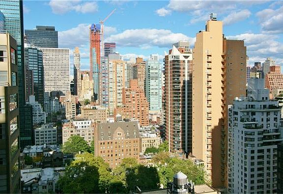 5th image of 216-218 E 47th St #23A