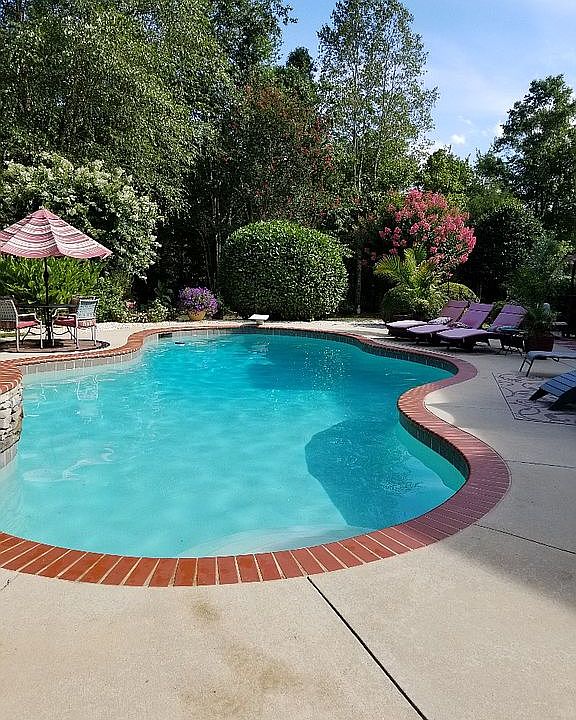 2nd image of 1429 Rosehill Dr