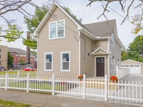 6110 Lawn Ave, Cleveland, OH 44102