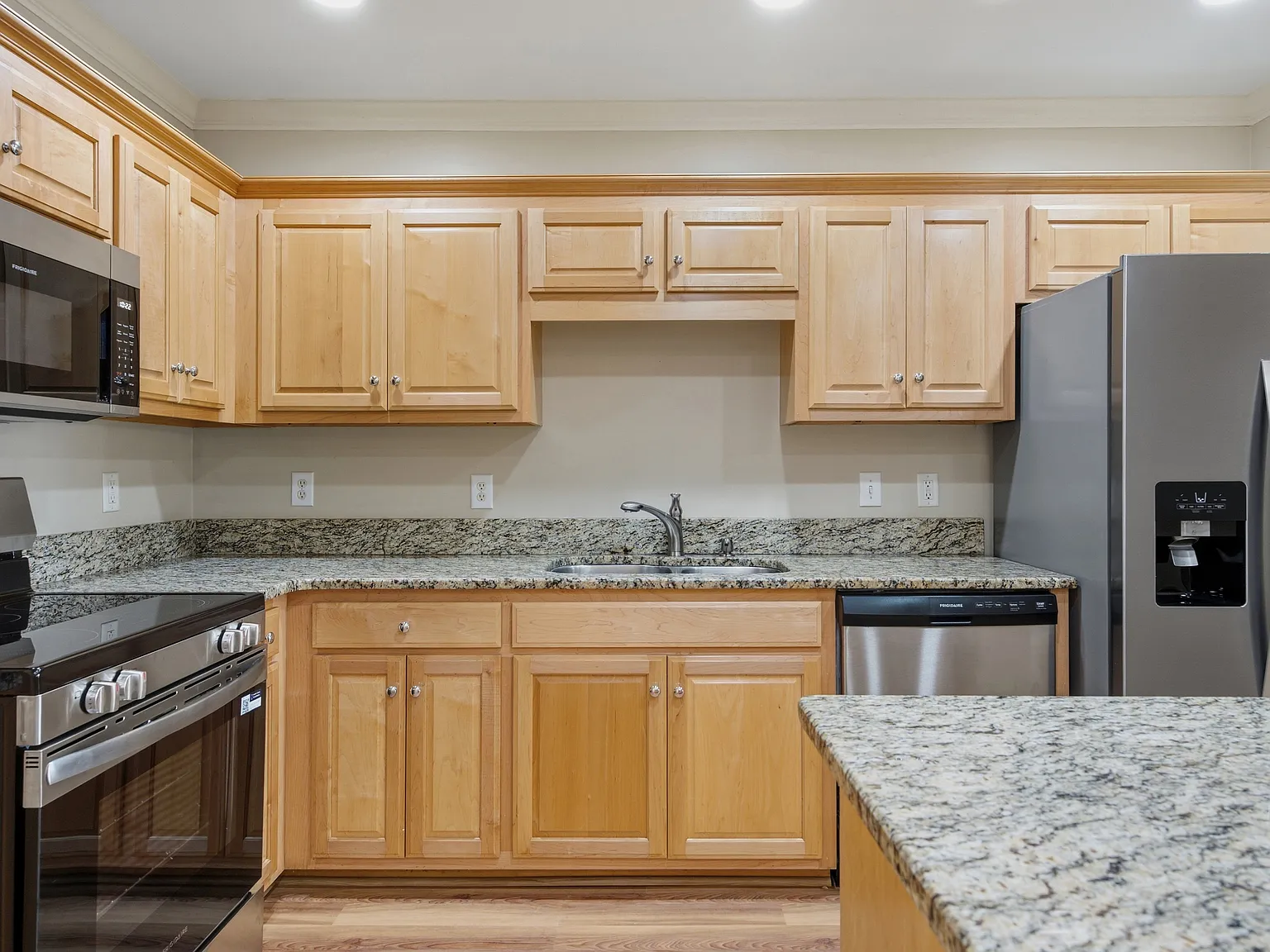 2 bed, 2.5 bath, 1462 sqft, $2,750 — Photo 4