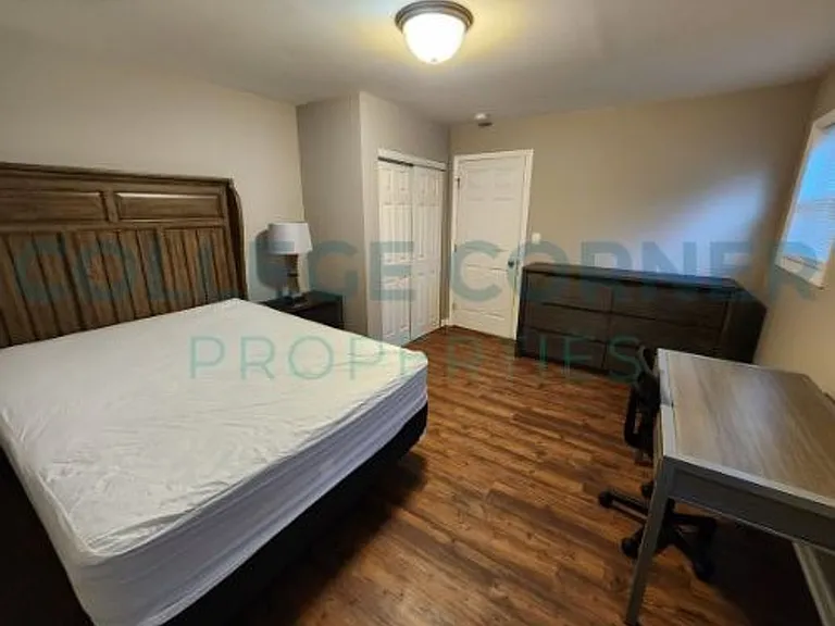 639 S Poplar St #C — Photo 37