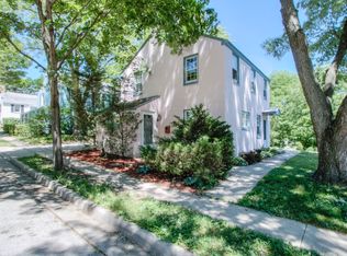 5582 Arrowwood St, Greendale, WI 53129