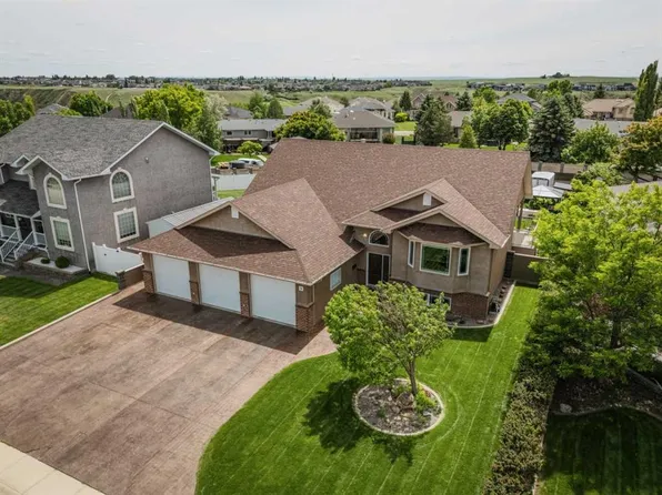 9 N Cottonwood Close SW, Medicine Hat, AB T1B 4R5