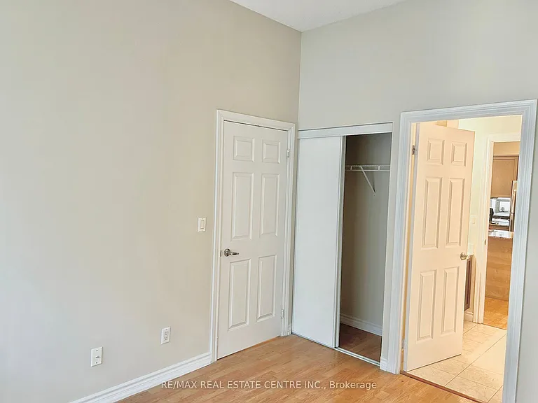 761 Bay St #204 — Photo 2