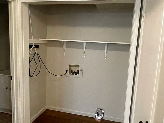 5th image of 110 Lancelot Ct