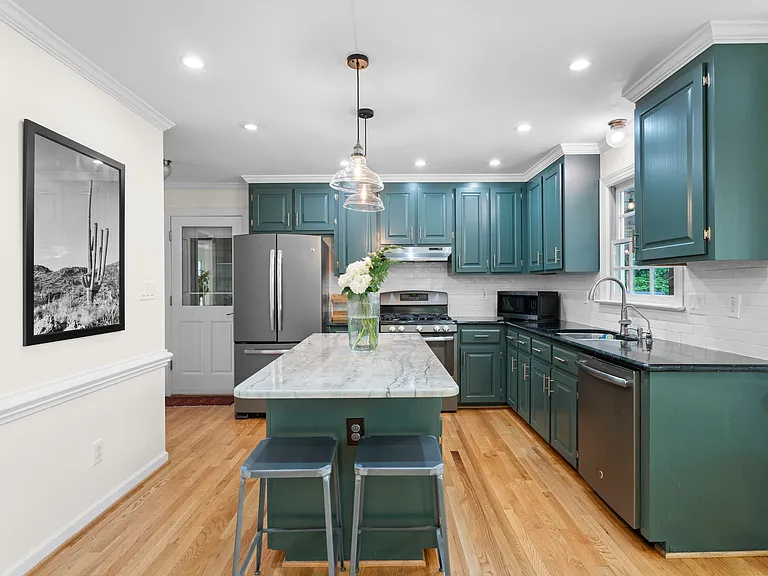 1011 New Chester Ct — Photo 12