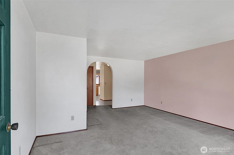 4th image of 13176 Avon Allen Road
