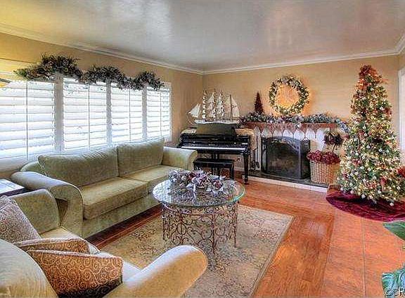 3rd image of 239 Myrtlewood Dr