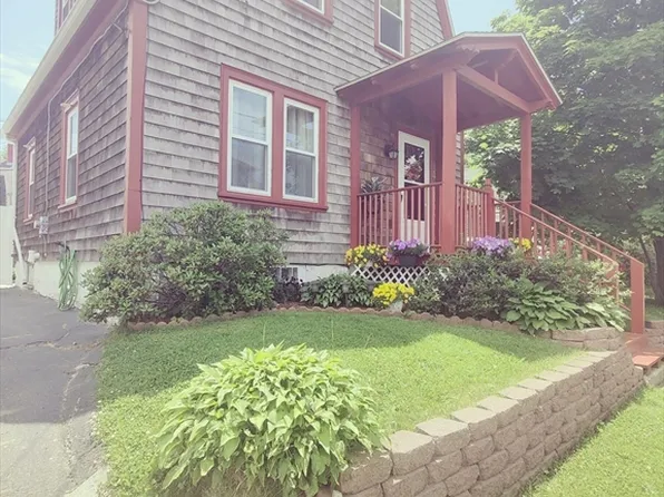 404 Maxfield St, New Bedford, MA 02740