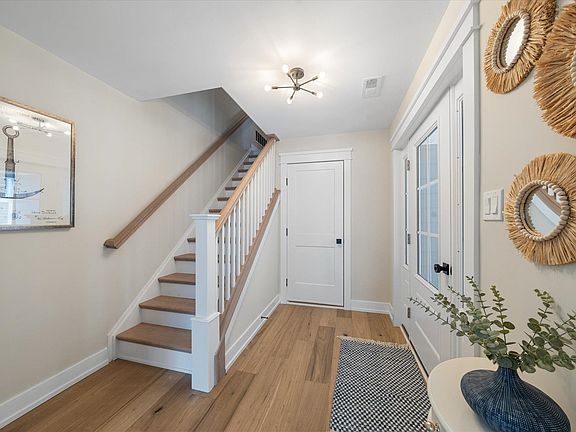 4th image of 109 57th St W #Sea