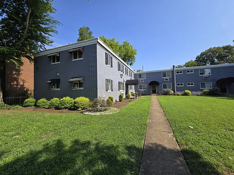 3212 Ellwood Ave #D — Photo 1