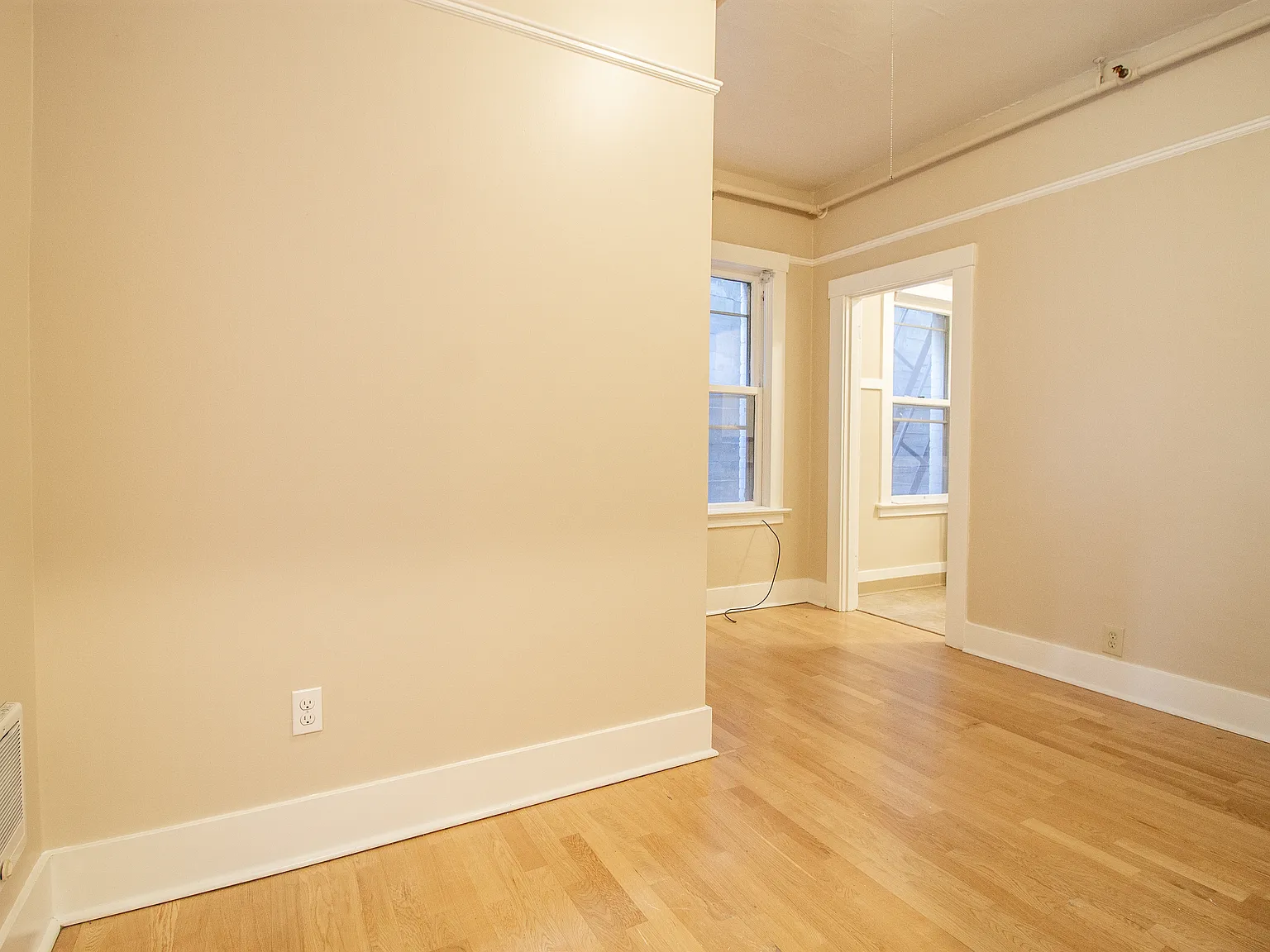 The Topanga Apartments — Photo 2